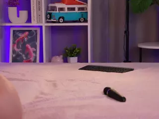 Emilyloveee's Live Sex Cam Show