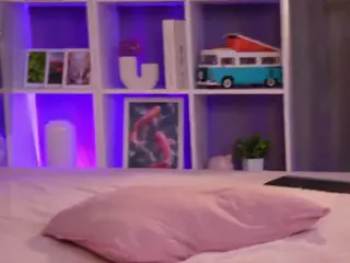 Emilyloveee's Live Sex Cam Show