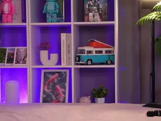Emilyloveee's Live Sex Cam Show