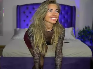 nikki-moore's Live Sex Cam Show
