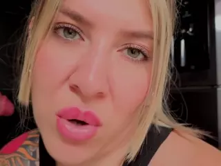 Hanna Byron's Live Sex Cam Show