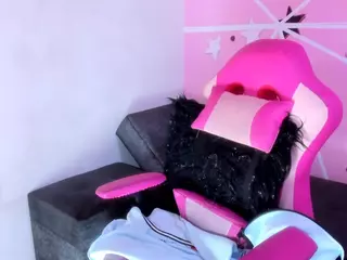 lucybeatifull's Live Sex Cam Show