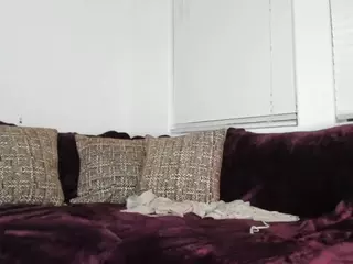Sienna Divyne's Live Sex Cam Show