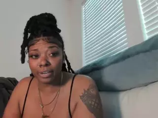 Sienna Divyne's Live Sex Cam Show
