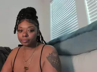 Sienna Divyne's Live Sex Cam Show
