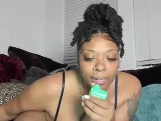 Sienna Divyne's Live Sex Cam Show