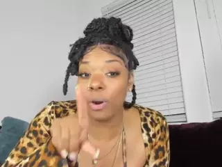 Sienna Divyne's Live Sex Cam Show