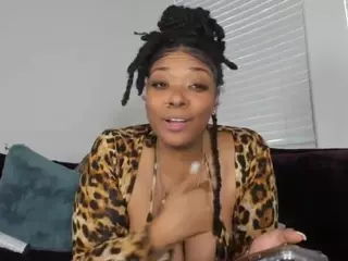 Sienna Divyne's Live Sex Cam Show