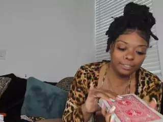 Sienna Divyne's Live Sex Cam Show
