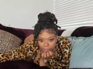 Sienna Divyne's Live Sex Cam Show
