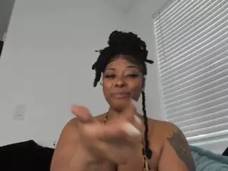 Sienna Divyne's Live Sex Cam Show