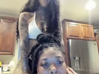 Sienna Divyne's Live Sex Cam Show