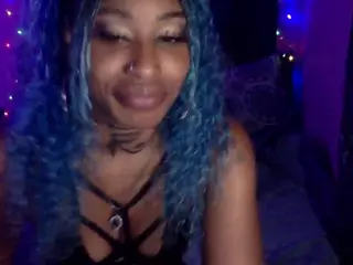 bluuxhoneyy's Live Sex Cam Show