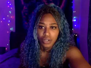 bluuxhoneyy's Live Sex Cam Show