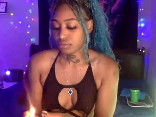 bluuxhoneyy's Live Sex Cam Show