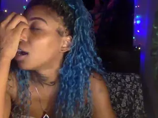bluuxhoneyy's Live Sex Cam Show