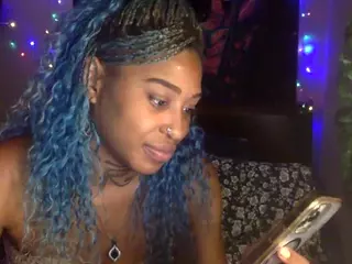 bluuxhoneyy's Live Sex Cam Show