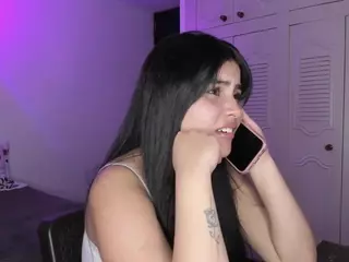 Helen-10's Live Sex Cam Show
