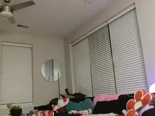 HoneyHide0ut444's Live Sex Cam Show