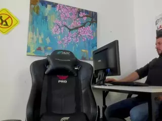 Mike-Maite's Live Sex Cam Show
