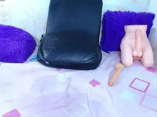 Yhendelyn Stone's Live Sex Cam Show