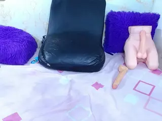 Yhendelyn Stone's Live Sex Cam Show