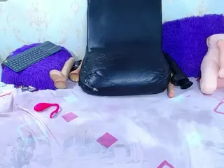 Yhendelyn Stone's Live Sex Cam Show