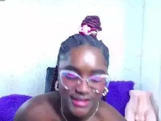 Yhendelyn Stone's Live Sex Cam Show