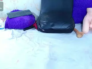 Yhendelyn Stone's Live Sex Cam Show