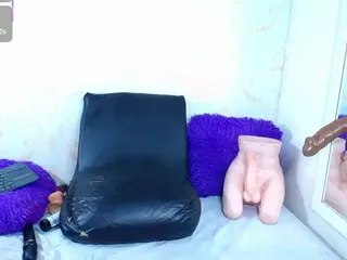 Yhendelyn Stone's Live Sex Cam Show