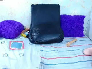 Yhendelyn Stone's Live Sex Cam Show