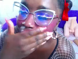 Yhendelyn Stone's Live Sex Cam Show