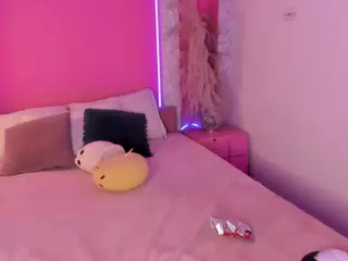 Emylie sexy body's Live Sex Cam Show