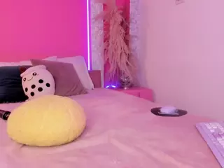 Emylie sexy body's Live Sex Cam Show