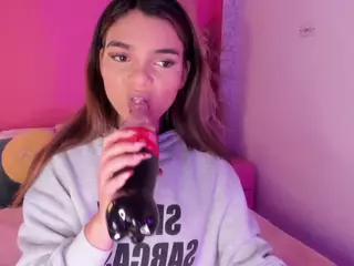 Emylie sexy body's Live Sex Cam Show