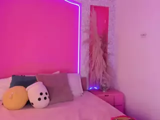 Emylie sexy body's Live Sex Cam Show