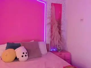 Emylie sexy body's Live Sex Cam Show