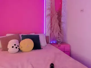 Emylie sexy body's Live Sex Cam Show