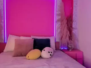 Emylie sexy body's Live Sex Cam Show