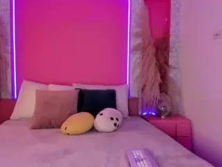 Emylie sexy body's Live Sex Cam Show