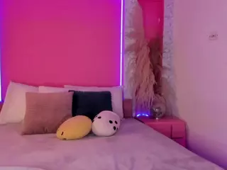Emylie sexy body's Live Sex Cam Show