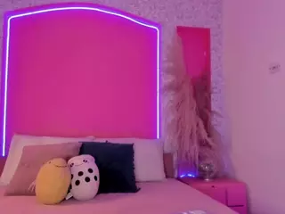 Emylie sexy body's Live Sex Cam Show
