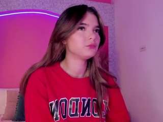 Emylie Sexy Body