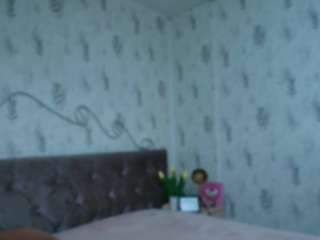 Live cam show with Emylie sexy body