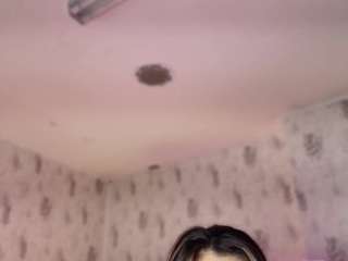 Live cam show with Emylie sexy body