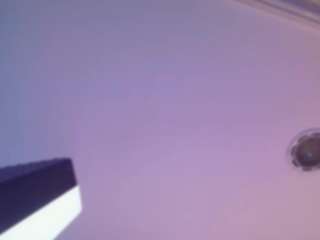 Live cam show with Emylie sexy body
