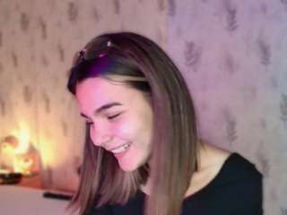 Live cam show with Emylie sexy body