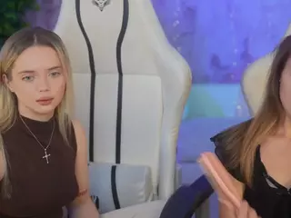 kira054's Live Sex Cam Show