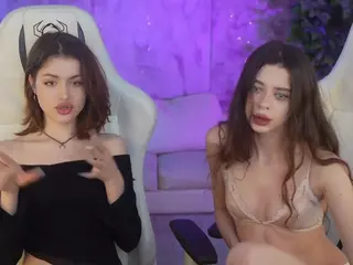 kira054's Live Sex Cam Show