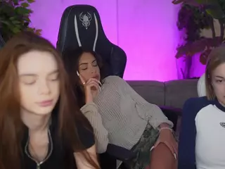 kira054's Live Sex Cam Show